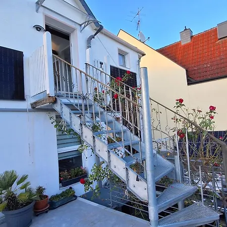 Cozy With S-bahn Connection To Frankfurt * 로데르마크