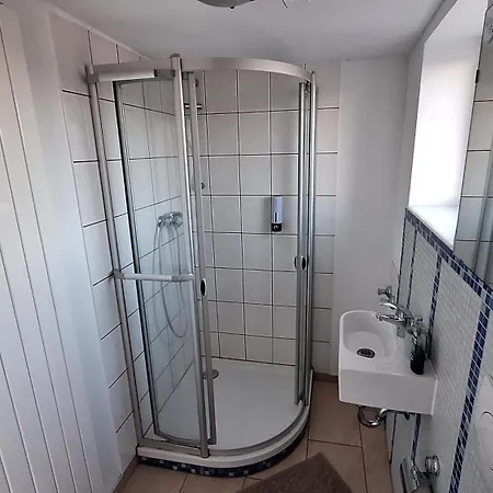 아파트 Cozy With S-bahn Connection To Frankfurt 로데르마크